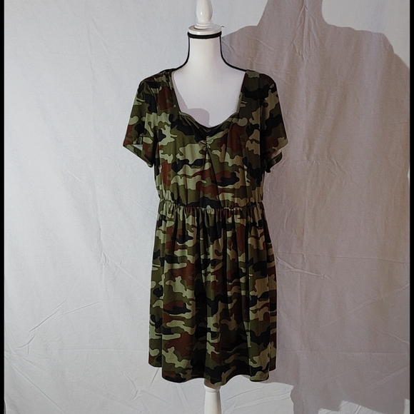 True Craft Camo Dress - Picture 1 of 6
